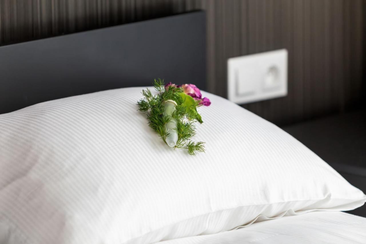 Modern City Center Apartments By Noclegi Renters พอซนาน ภายนอก รูปภาพ