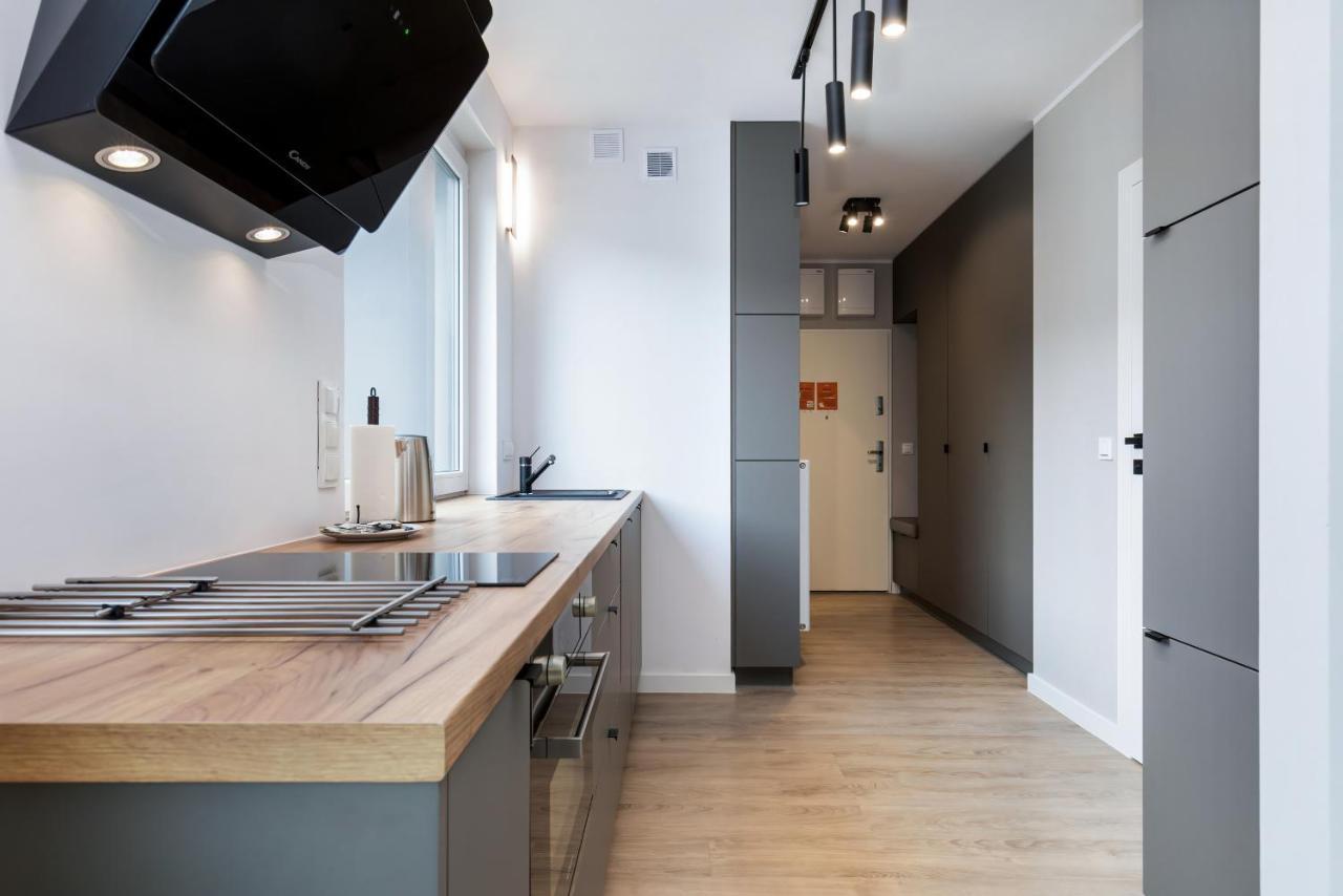 Modern City Center Apartments By Noclegi Renters พอซนาน ภายนอก รูปภาพ