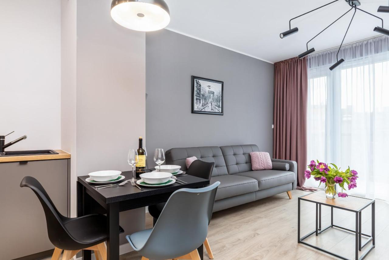 Modern City Center Apartments By Noclegi Renters พอซนาน ภายนอก รูปภาพ